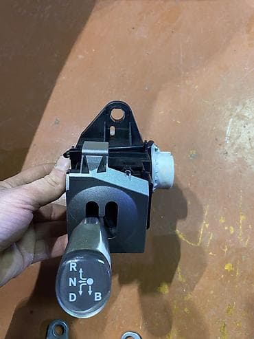 Hibrid avtomobillər üçün ötürücü (shift) selektor bloku