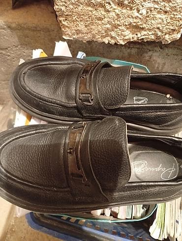 Qara dəridən klassik loafer ayaqqabılar - Material: təbii teksturalı — 1