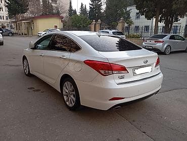 emblem: Hyundai i40: 1.7 l | 2013 il Sedan — 6