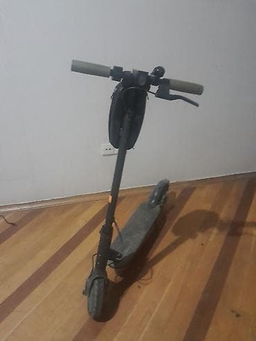 İşlənmiş Elektrik samokat 8", ≤ 250 Vt, 16 - 25 km/s, Ünvandan götürmə