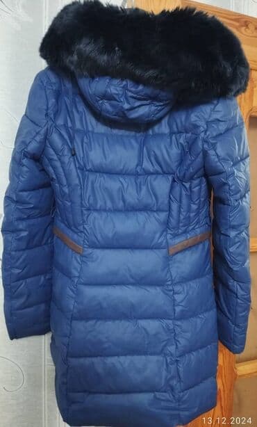 qadınlar üçün zamşa gödəkçələr: Plaş materialından kapişonlu isti kurtka, az geyilib. Soyuq havalar — 2