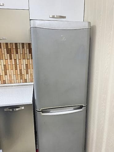 Mətbəx texnikası: 2 qapılı Indesit Soyuducu Satılır, rəng - Gümüşü — 1