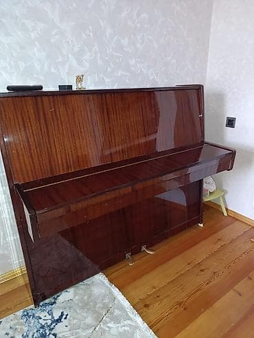 pianino gəncə: Sadəcə koklenmiyib,real alıcıya endirim var - Korpus: parlaq laklı — 1