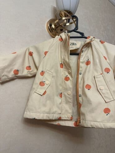 Oğlanlar üçün uşaq yağış paltarı ölçüsü 80 sm, 5-8 ay. Zara kids