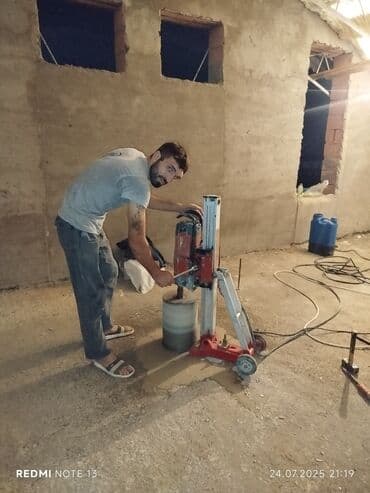 icare avtomobil qalmaq serti ile: Səssiz tozsuz səliqəli kəsim. Beton katlavan monolit kubik — 12