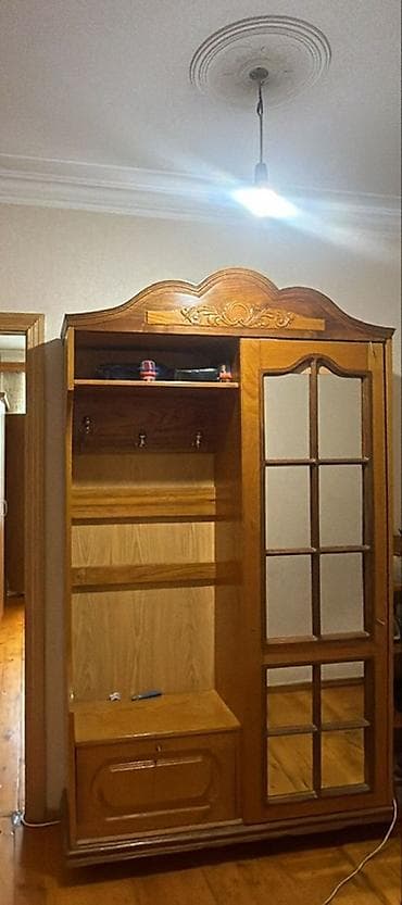 Ağac materialdan hazırlanmış dəhliz üçün çoxfunksiyalı paltar — 1