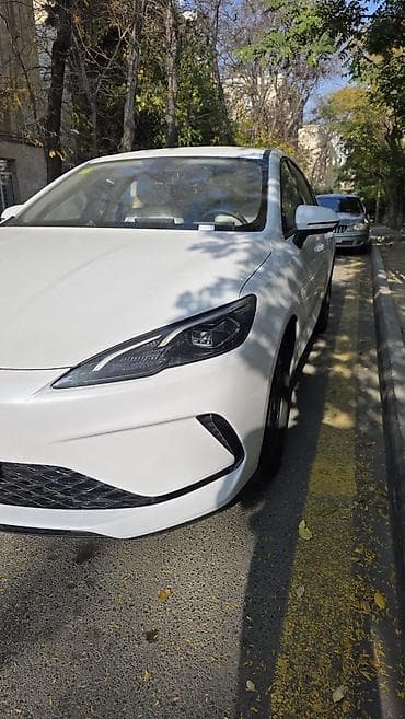Mashin 05.11.2025 tarixinde gomruk edilib. Yeni avtomobildi. Uzerinde