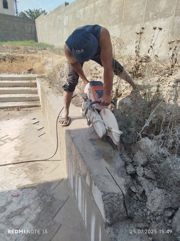 malyar işi: Səssiz tozsuz səliqəli kəsim. Beton katlavan monolit kubik — 30