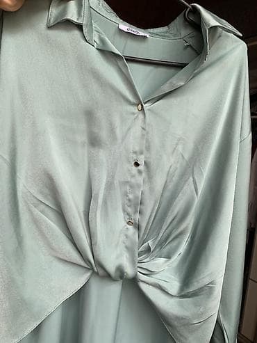 qadin koftasi: Zərif parıltılı, açıq yaşıl rəngdə qadın koftası/gödək köynək. - — 2