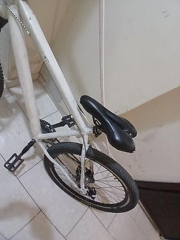 velosipedlər isma: Şəhər və off-road gəzintiləri üçün praktik velosiped - Rəng: ağ — 3