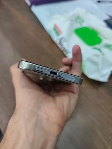 iphona 6 plus: IPhone 15 Pro Max, 256 GB, Black Titanium, Face ID — 7