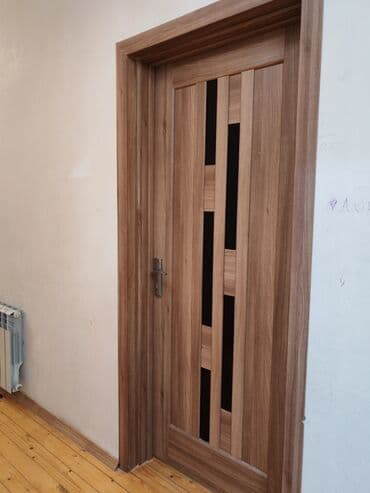 Otaq qapıları: Qonaq otağı üçün İşlənmiş Otaq qapısı 90x205 sm Çərçivə ilə, Zəmanətsiz, Ünvandan götürmə
