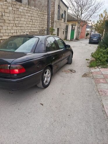 Opel Omega: 2.5 l | 1996 il 32533 km Sedan