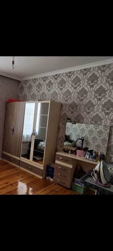 2 təknəfərlik çarpayı, Dolab