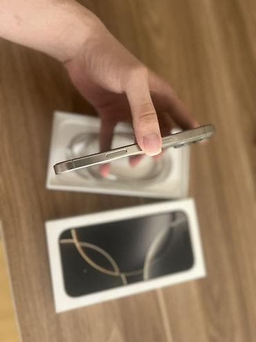 npad 16: IPhone 16 Pro, 128 GB, Natural Titanium, Simsiz şarj — 4