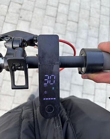 трехколесный велосипед для взрослых: Elektrik skuteri – şəhər içi rahat və sürətli hərəkət üçün. Texniki — 3