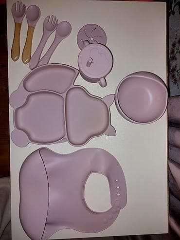 Столовые приборы: Məhsul: Uşaq yemək dəsti – silikon, bənövşəyi rəng Tərkibi: - Bölməli — 1