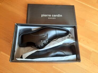 Ayaqqabılar: Pierre Cardin brendinə məxsus qara rəngli, dəri ayaqqabı. TƏZƏDİR — 1