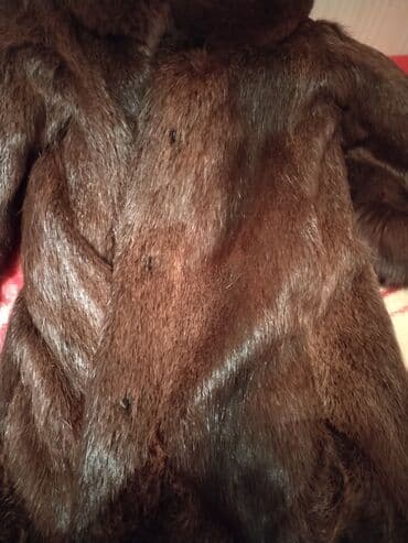шуба мутоновая натуральная: Qəhvəyi rəngli təbii kürk palto - Material: qalın, parlaq tükə malik — 1