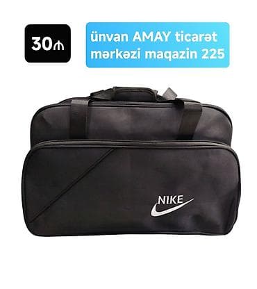 Nike idman çantası - Rəng: qara - Üst hissədə daşıma tutacaqları və