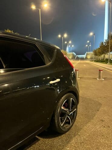 kia sou 2013: Hyundai i30: 1.4 l | Hetçbek — 7