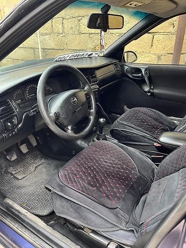 Opel Vectra sedan – mavi rəng, 4 qapı, ön.dreql. sürüş Xüsusiyyətlər