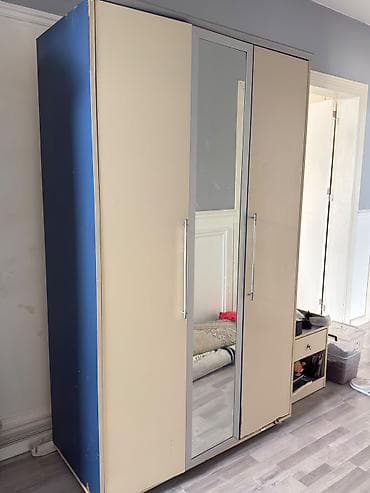Dolablar: 3 qapılı paltar dolabı - Rəng: bej ön panellər, mavi yan tərəflər — 2