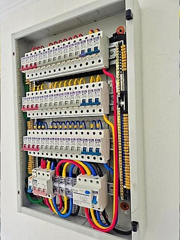 Peşəkar elektrik paylayıcı şkafların yığılması və modernləşdirilməsi — 3