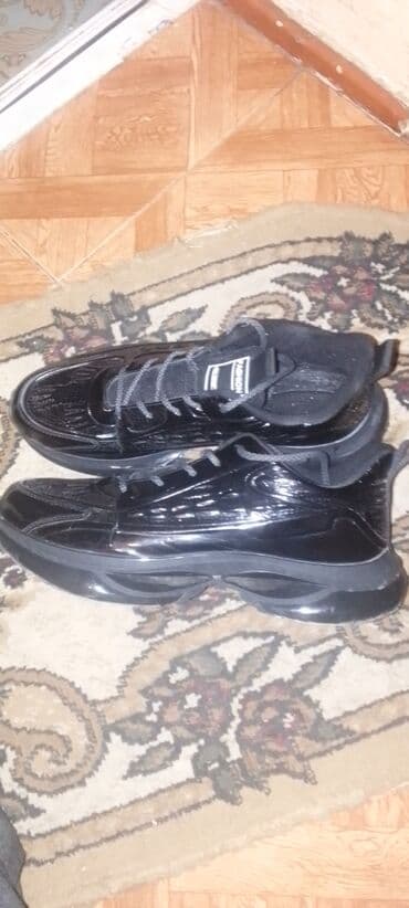 Botinkalar: 50₼ Saytdan sifariş edilib Cüzi sol tərəfdə cızıq var Kley vurub Ya — 3