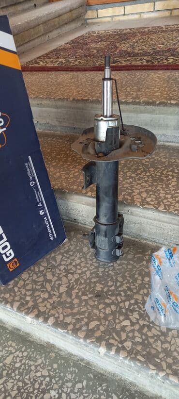 Sağ ön, Sol ön, Hyundai, 2011 il, İşlənmiş — 3