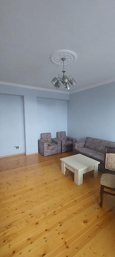 kiraye ev emircan: Ünvan Xırdalan şəhəri.Kirayə üçün 1 otaqlı mənzil (giriş və ümumi — 5