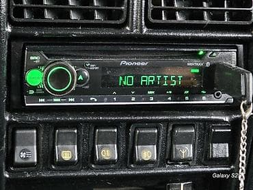 Колонки и сабвуферы: Avtomobil üçün tam audio sistemi Komponentlər: - Pioneer MixtRax — 1