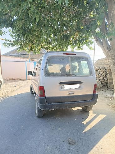 mini karavan: Peugeot Partner: 1.8 l | 2000 il 200000 km Van/Minivan — 1