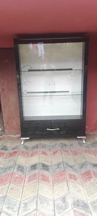 plasmas skaflar: Şüşəli dolab vitrini, Ödənişli çatdırılma — 1