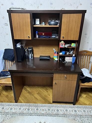 Ofis/iş masası – üst dolablı model - Material: ağac əsaslı lövhə