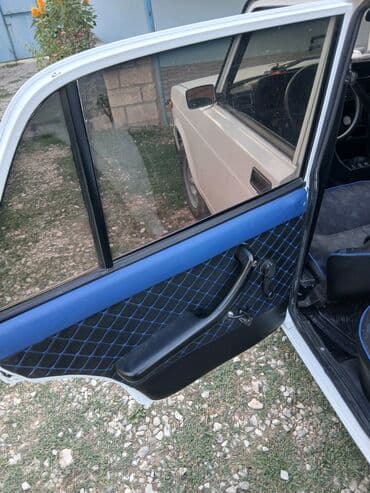 тюнинг авто: VAZ 2107, ağ rəngli sedan - Korpus: 4 qapılı sedan, klassik kvadrat — 4