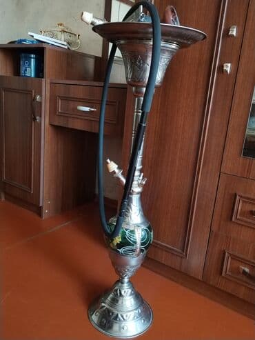 Misir Qelyani Şüşə kolba: yaşıl rəngli, üzərində Misir tematikası və