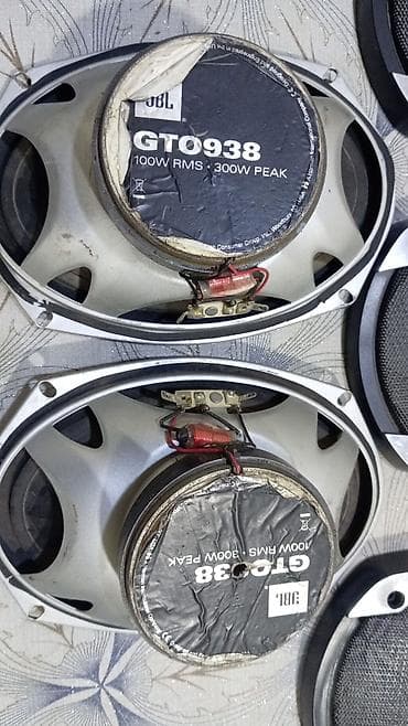 maqnitofon: Avtomobil audio dəsti Tərkib: - JBL GTO938 arxa oval akustika: 100W — 1