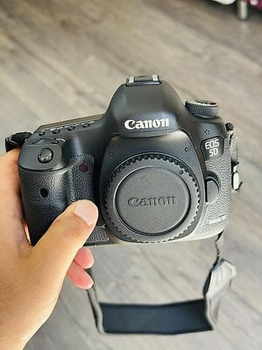 macbook canta: Canon EOS 5D Mark III peşəkar DSLR fotoaparat gövdəsi. Kadrda yalnız — 1