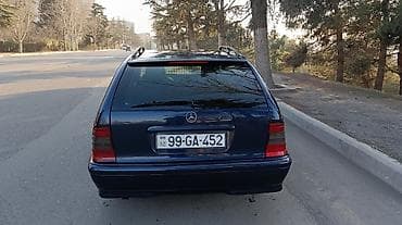 Mercedes-Benz C-Class Caravan (S202) – mavi rəngli universal kuzov