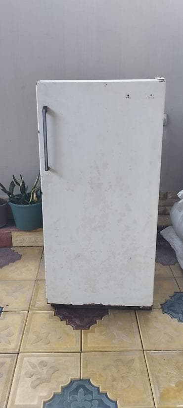 Mini soyuducu / dondurucu - Bir qapılı, kompakt ölçü - Aşağıdan