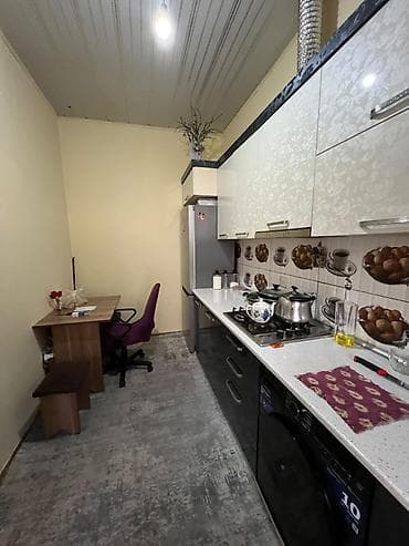 kapsul ev: Maştağa gülçülük 22 nömrəli məktəbin yanı 3 otaq 1 mətbəx şəxsi tikili — 3