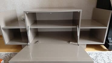 gül refi: Düz TV altlığı, Polkalı, Laminat — 2