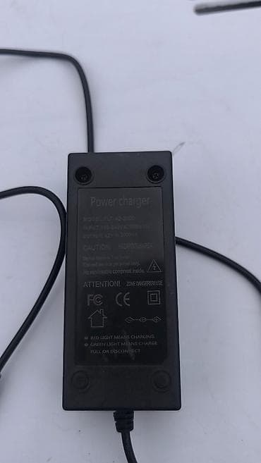 iphone x zapcast: Skuter adepteri təzədir işlənməyib originaldır heç bir problemi yoxdur — 1