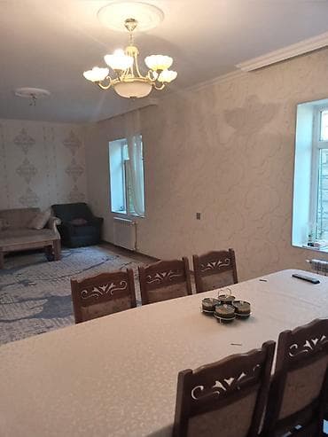 gence gulustan qesebesinde evler: 4 otaqlı, 180 kv. m, Orta təmir — 5