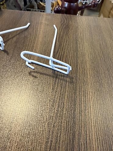 ref: Ağ rəngli metal vitrin asqısı / rəf qarmağı. Məhsul mağaza, vitrin və — 2