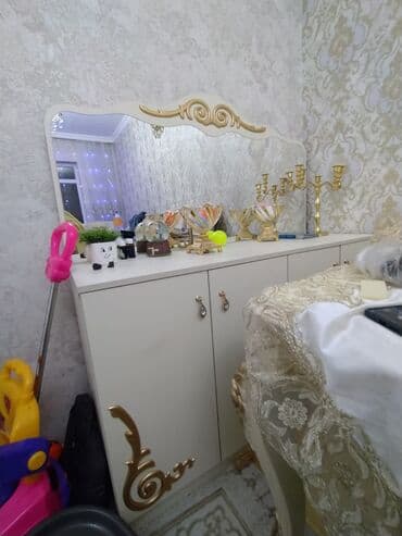 açılıb bağlanan stul: Yeni, Güzgülü, Azərbaycan — 4