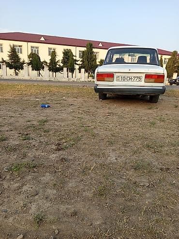 gurcustan ford bazari: VAZ 2107, ağ rəng, sedan, 4 qapı. Texniki xüsusiyyətlər: - Arxa — 5