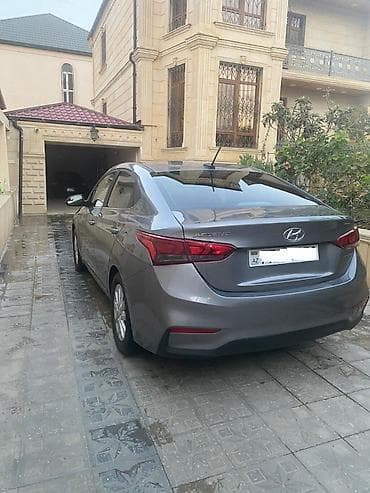 mersedes sedan: Hyundai Accent: 1.6 l | 2021 il Sedan — 6