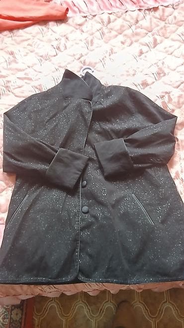 Qadın üst geyimi – qara rəngli, xırda parıltılı naxışlı palto/kurtka